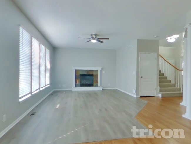 Photo - 2220 Makayla Ln