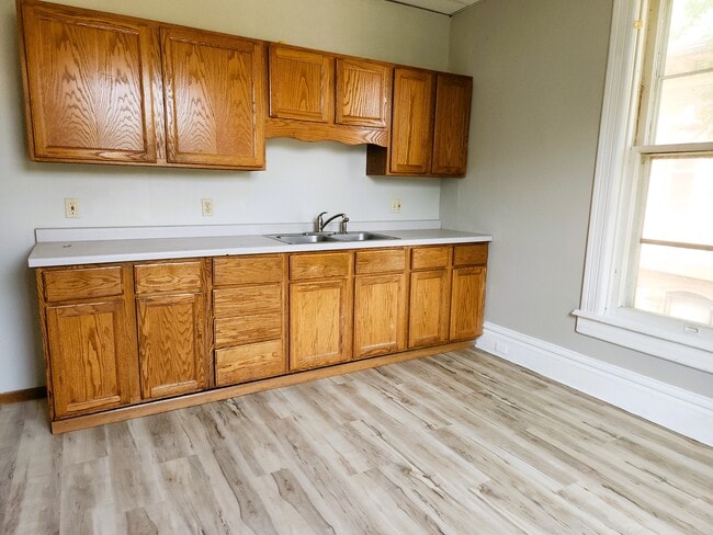 67 W Broadway St Unit C