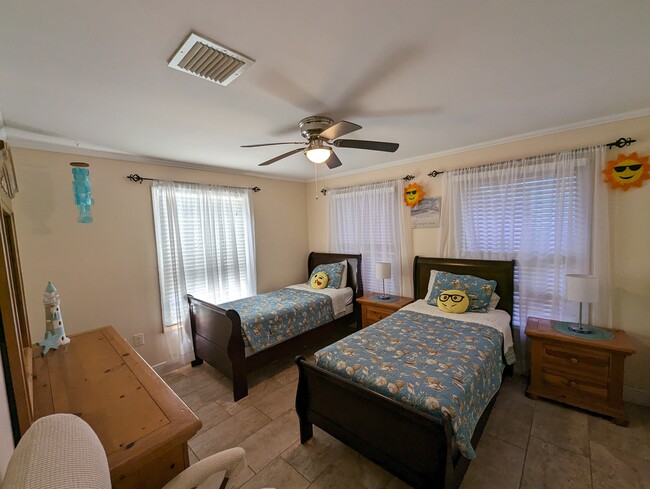 bedroom1 - 2394 Zeder Ave