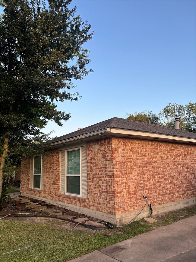 19319 Hollowlog Dr