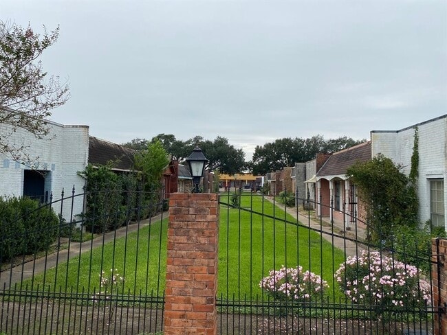 Building Photo - 9537 Braeburn Glen Blvd