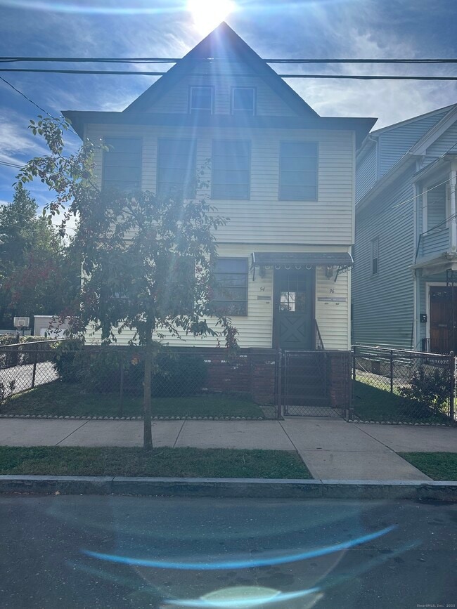 Building Photo - 94 Thompson St Unit 3rd floor