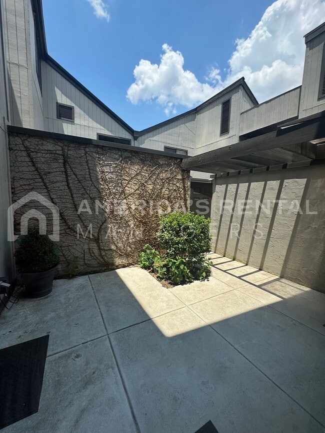 Altamont Patio Condominium. Available to V... - Altamont Patio Condominium. Available to V...