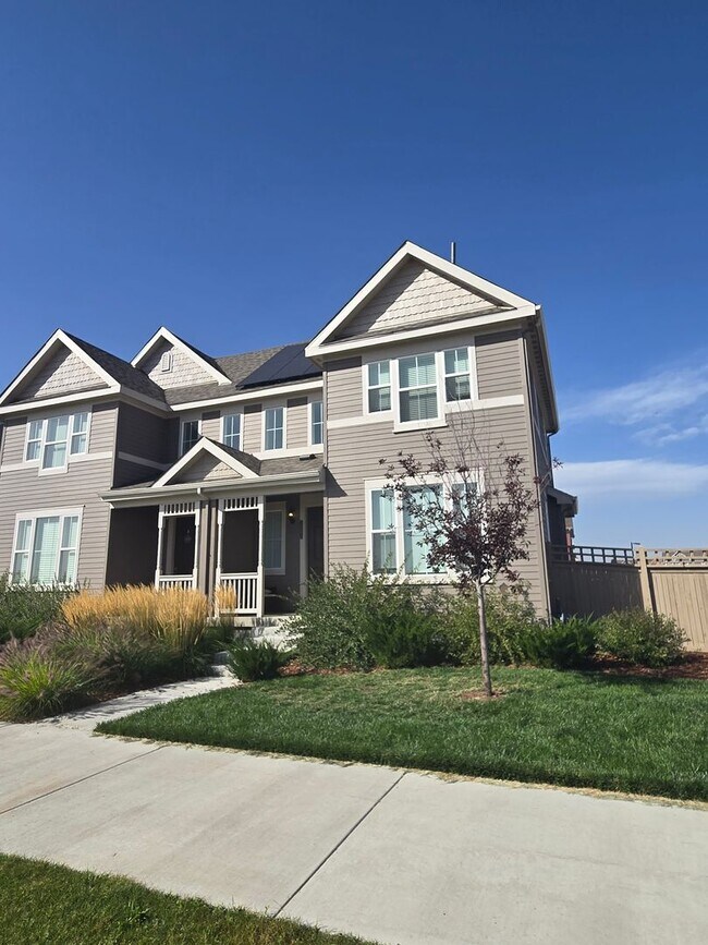 Photo - Spacious 4B/3B Available Early April!