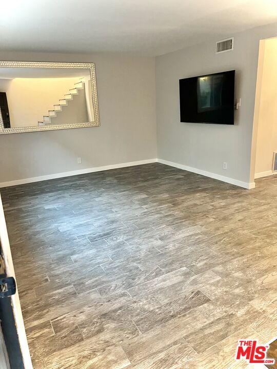 10817 Whipple St Unit 18