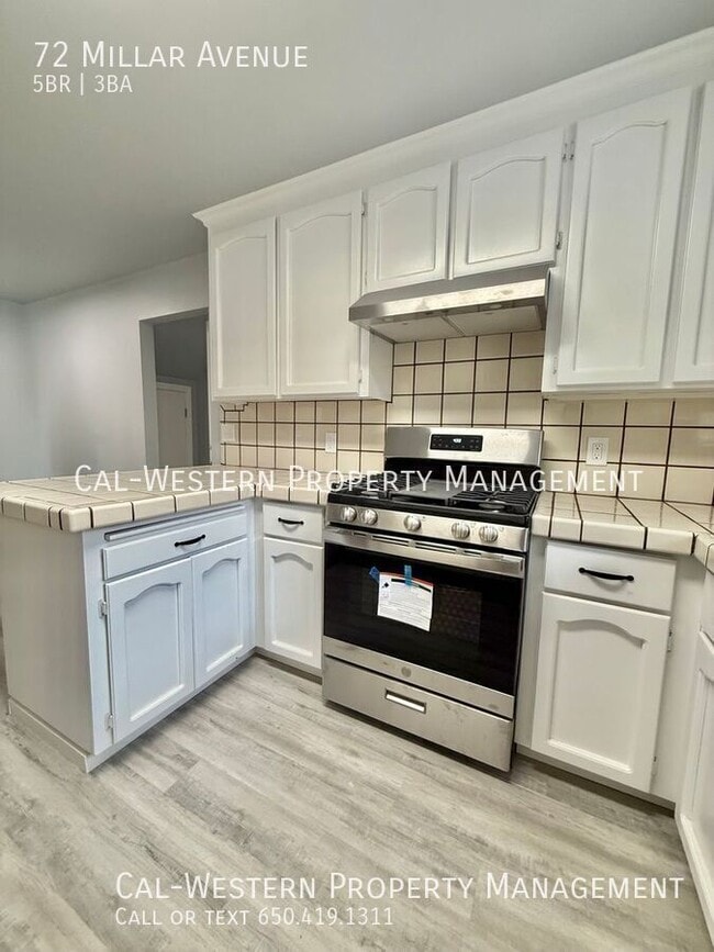 Photo - 72 Millar Ave