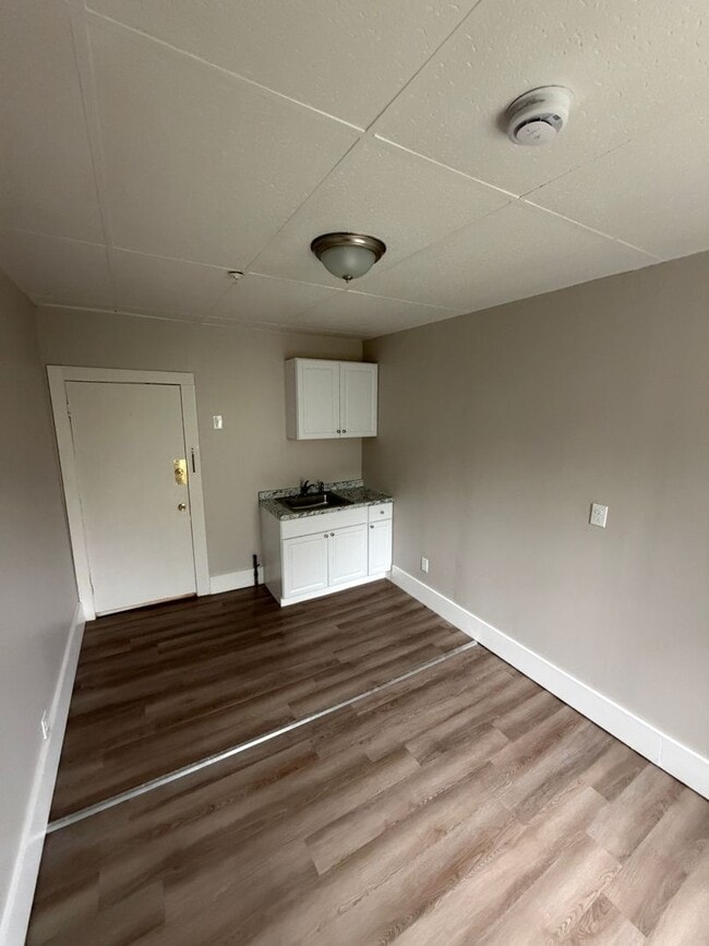 Photo - Studio Apartment for Rent – Utilities Included! Unit 1-4