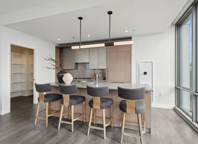 Photo - 122 N Green St