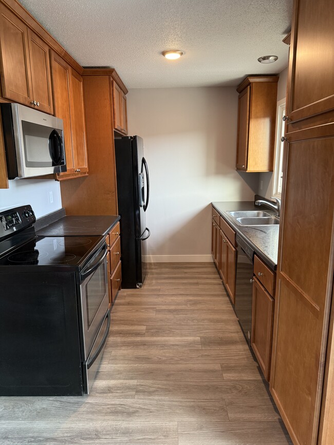 Kitchen - 5401 W 25th St