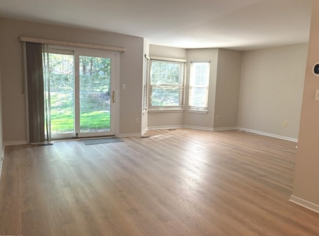 Photo - 285 Greenfield Rd
