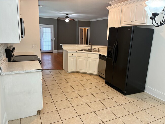 Photo - 233 Forest Glen Dr