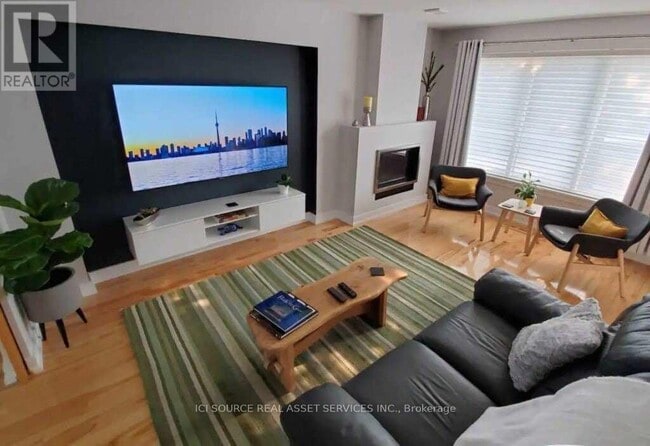 Photo - 77 A Runnymede Rd