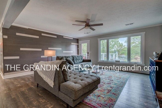 Photo - 1684 Dudley Amos Rd