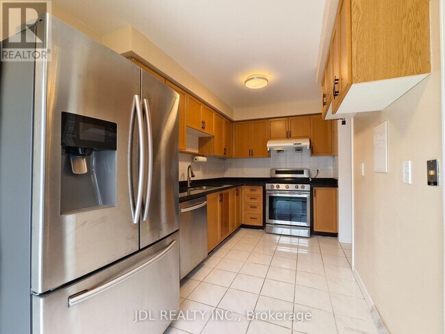 Photo - 35 Kenborough Ct