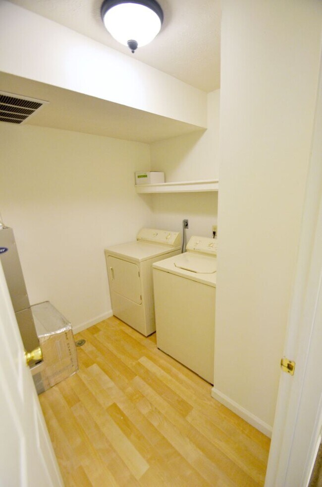 Photo - 3 story, 3.5 bedroom!