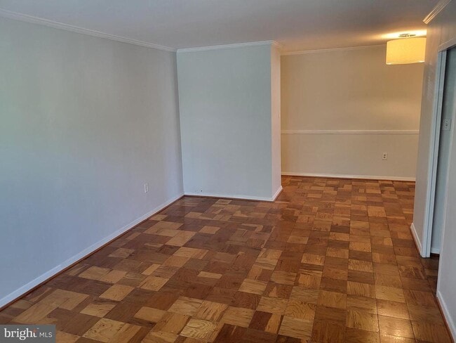 Building Photo - 5410 Connecticut Ave NW Unit 215