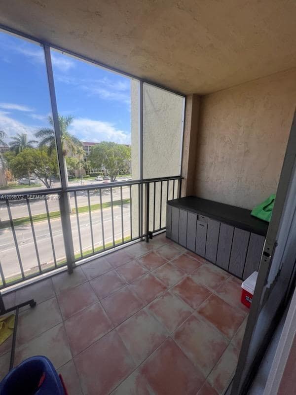 Building Photo - 2000 Atlantic Shores Blvd Unit 404