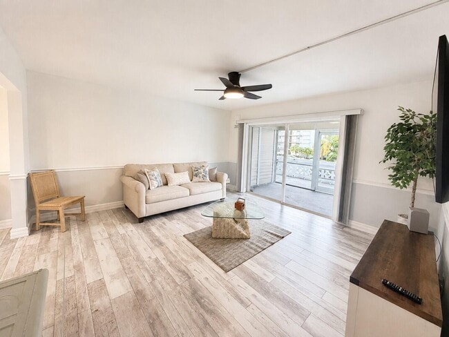 Photo - 209 SE 6th St Unit 11