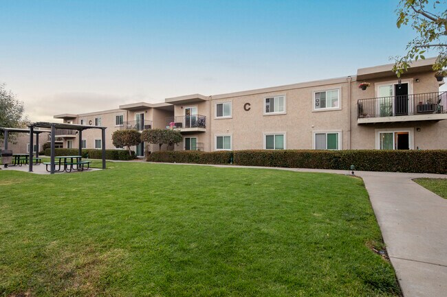 Wexford Manor Apartments