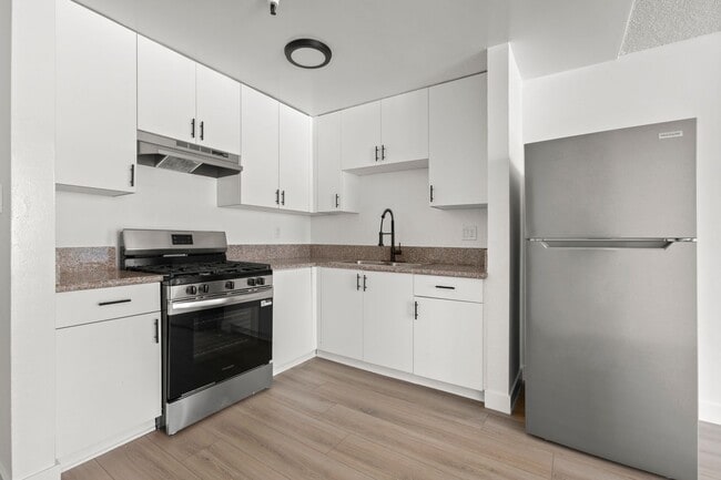 Photo - 515 S Kingsley Dr