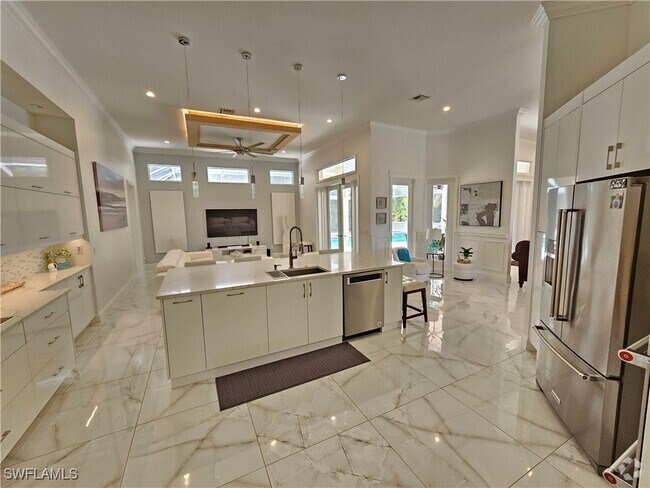 Building Photo - 8122 Wilshire Lakes Blvd Rental