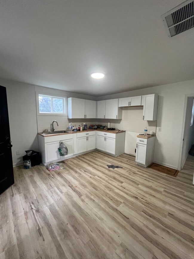 1718 N Lafountain St Unit 2
