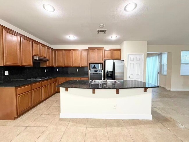 Photo - Lovely move-in ready Summerlin community with 3 bedrooms and 2.5 baths House