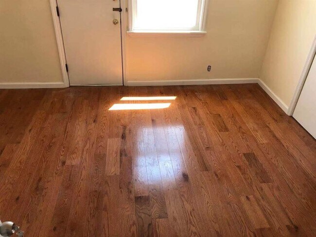 Photo - 74 W 7th St Unidad 3