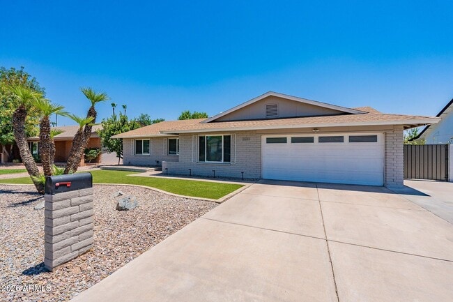 Photo - 2033 E Harvard Dr