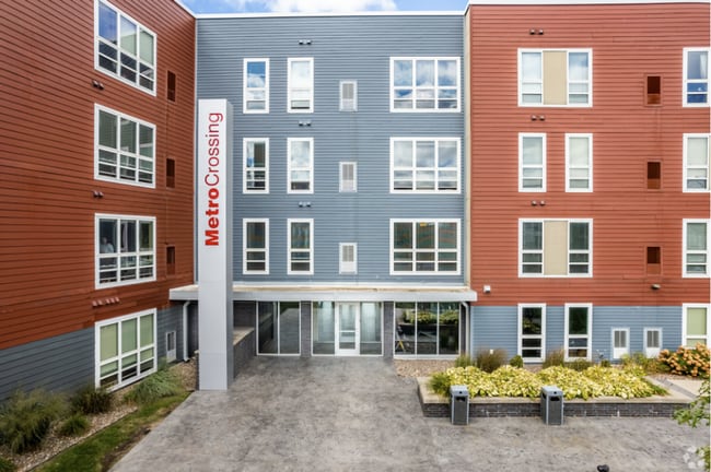 Photo - Metro Crossing