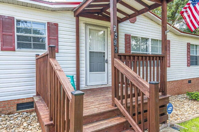 Photo - 7297 Marks Rd