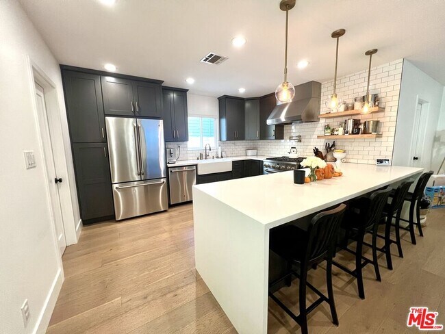 Photo - 4321 Greenbush Ave