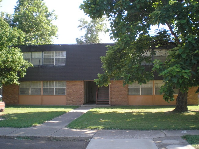 Building Photo - Broadway Estates Rental