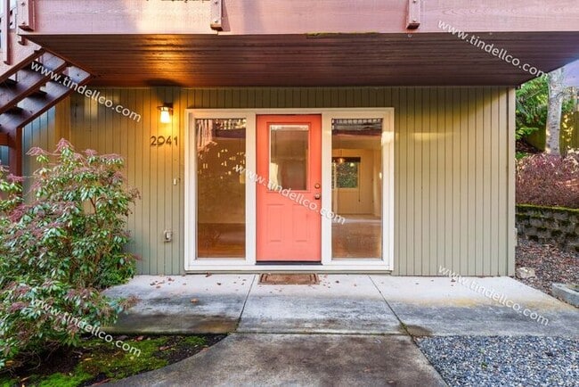 Photo - Cozy Multnomah Village Condo- Water, Sewer and Garbage included!