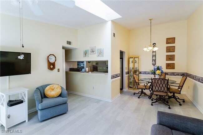 Building Photo - 9540 Green Cypress Ln Unit 22 Rental