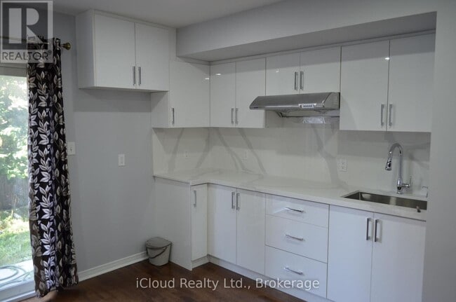 Photo - 319 Aspendale Cres