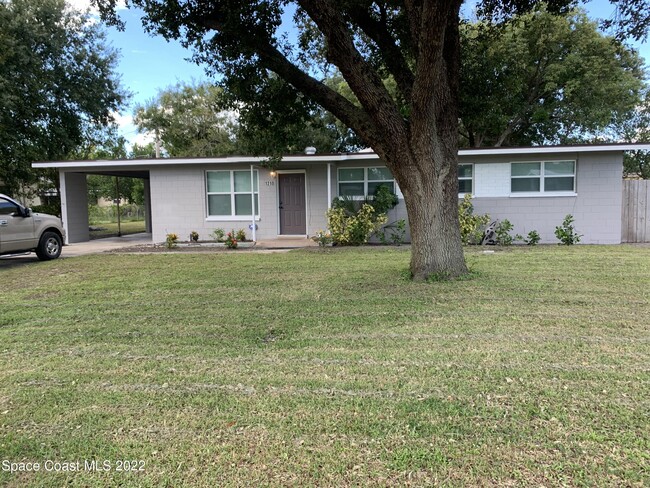 Building Photo - 1210 Princeton Rd