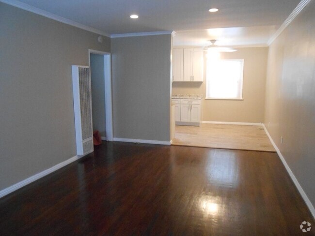 Building Photo - 6941 Glasgow Ave Unit #2 Rental