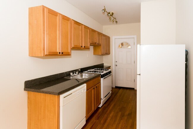 Photo - 665 W Cornelia Ave Unit N3