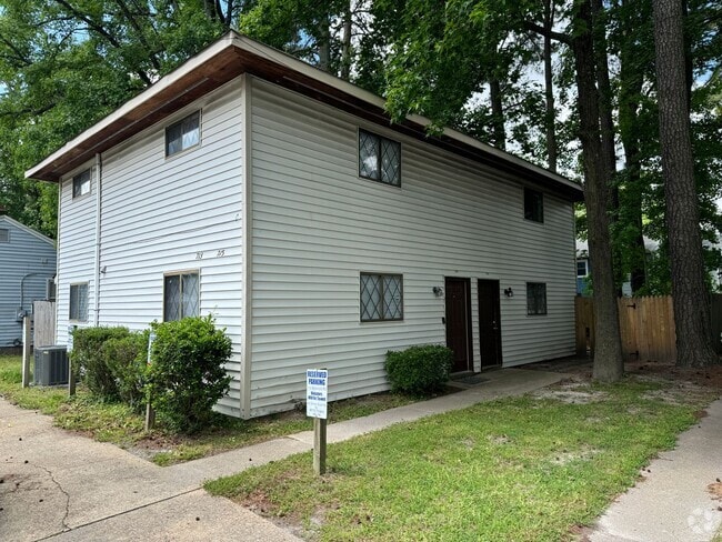 Building Photo - Pecan Gardens-Two Main Bedrooms and Baths Rental