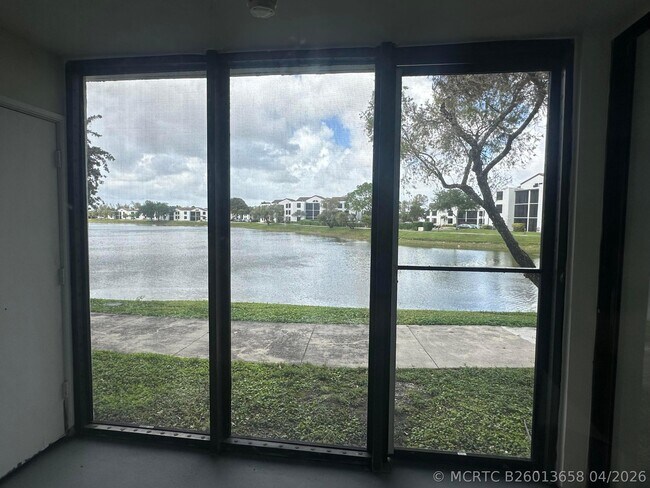 Photo - 208 Lake Pointe Dr Unit 108