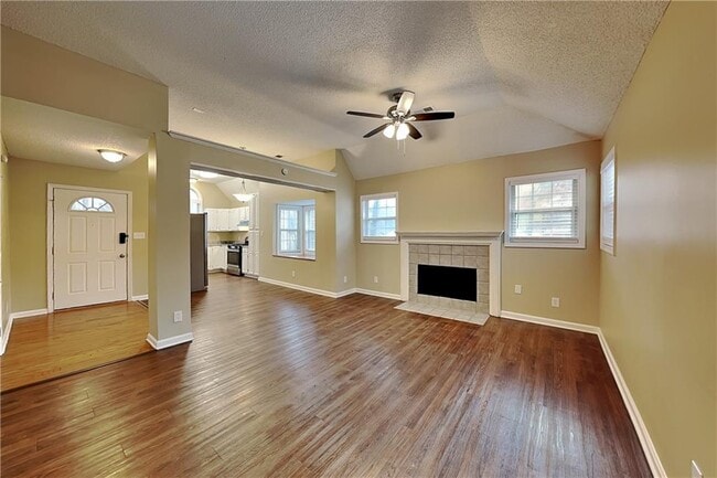 Photo - 3553 Hogan Dr NW