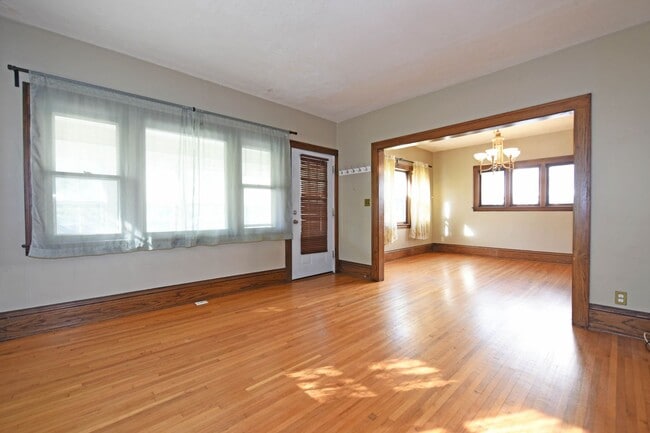 130 W 44th St
