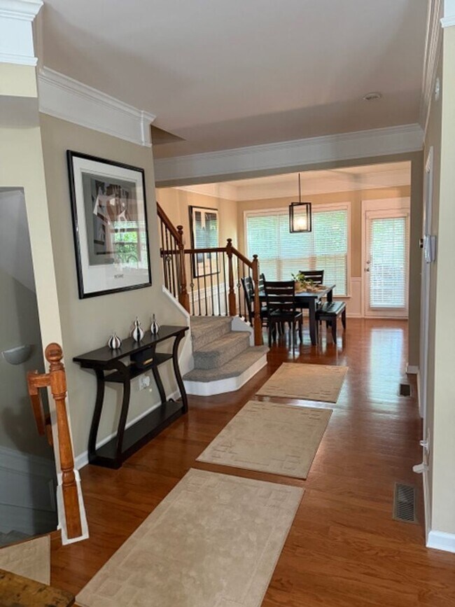 Photo - Beautiful Townhome Available in Vinings Overlook!