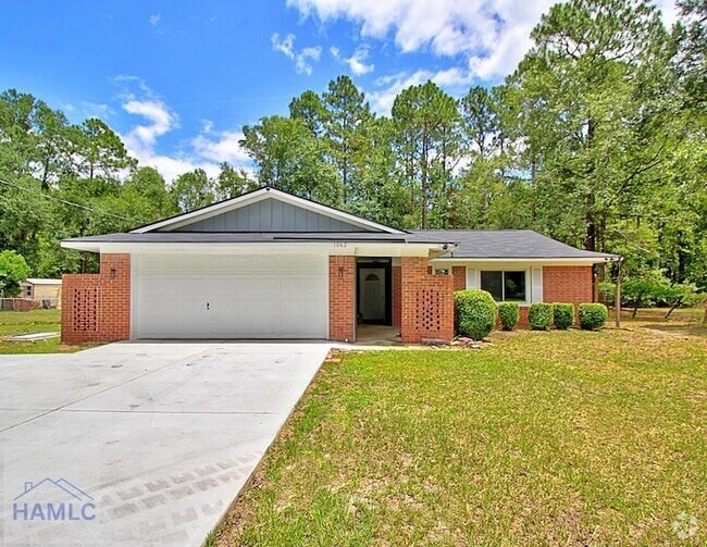 Building Photo - 1062 Kelly Dr Rental