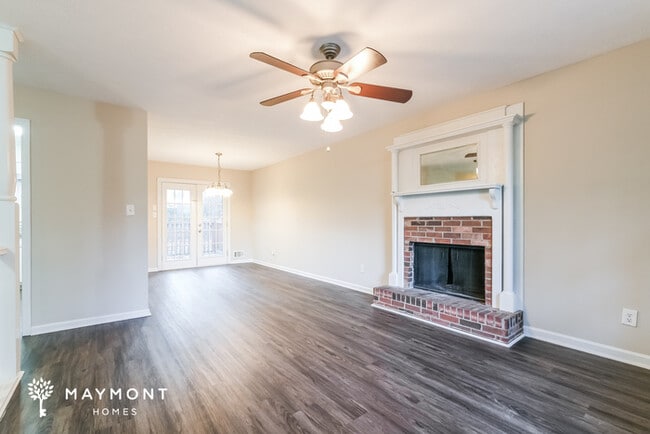 Photo - 563 Fawn Ct SE