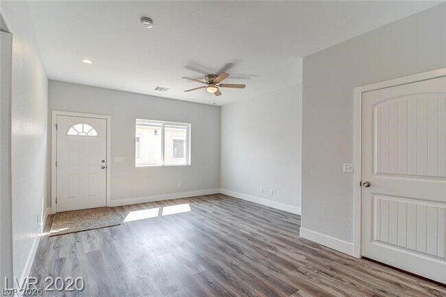 Photo - 1420 Ogallala St Unidad 2