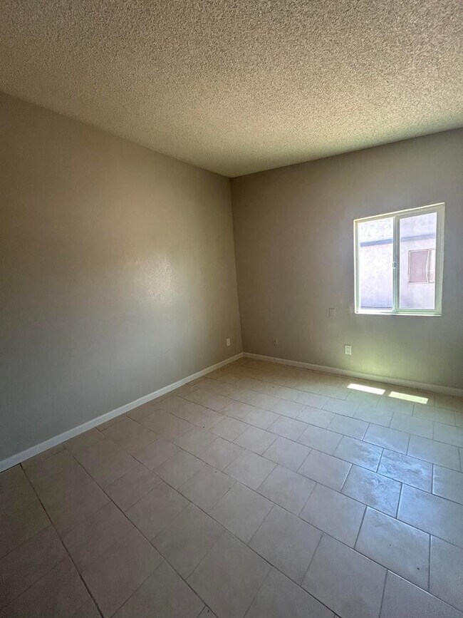 Photo - 2524 S Yavapai Rd Unit Apt 4