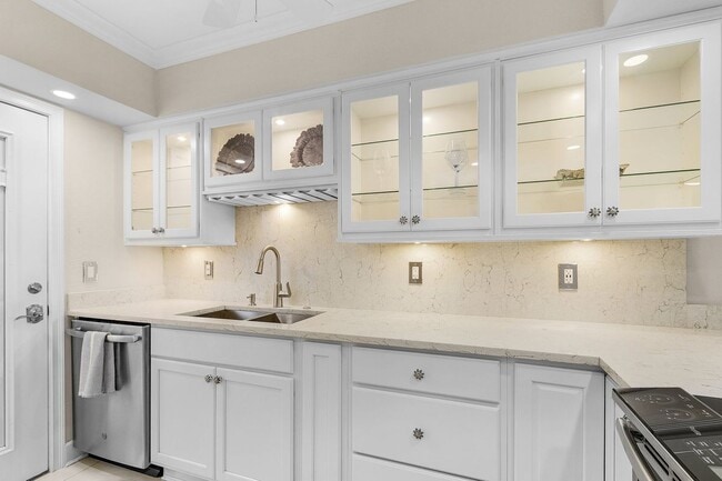 Photo - 234 Banyan Blvd