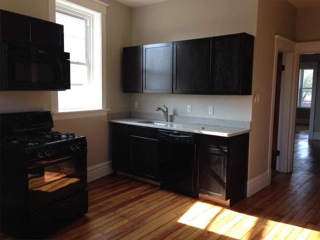 Photo - 2717 Arsenal St